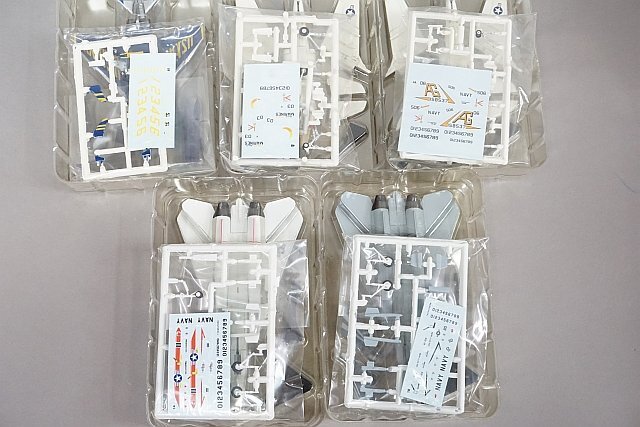 ★ F-toys エフトイズ 1/144 艦載機コレクション F-14A トムキャット/F-4J ファントムⅡ/A-7E コルセアⅡ 等9個セット ※手付きの画像5