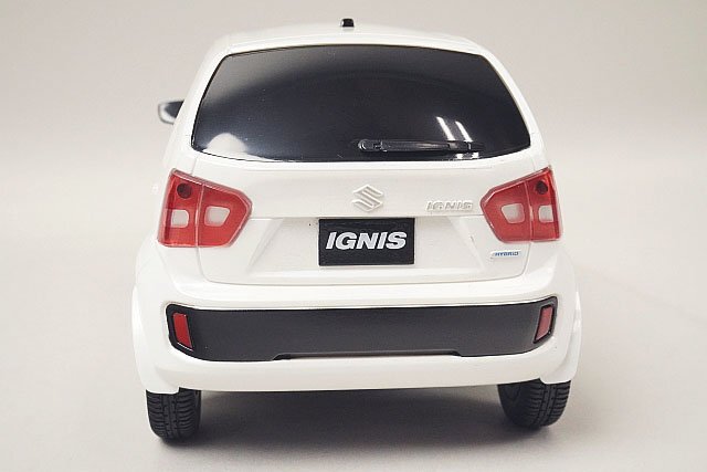 1/18 SUZUKI スズキ IGNIS イグニス ピュアホワイトパール 全長：約20cm カラーサンプル ディーラー特注 非売品 ミニカーの画像4