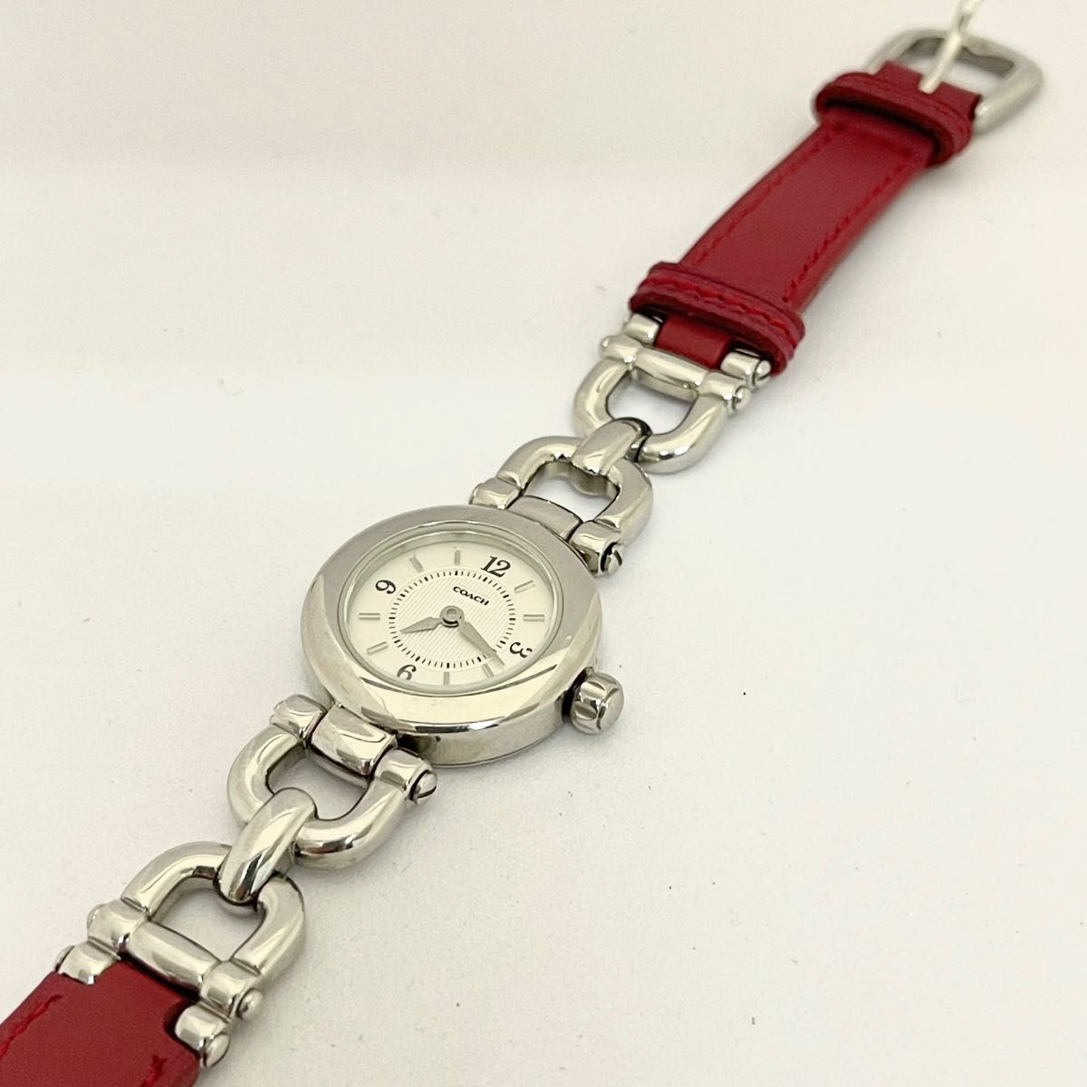 稼働　美品　COACH レディース腕時計　ラウンド　シルバー　メタルレザー　レッドブレス　赤ベルト　コーチ　腕時計