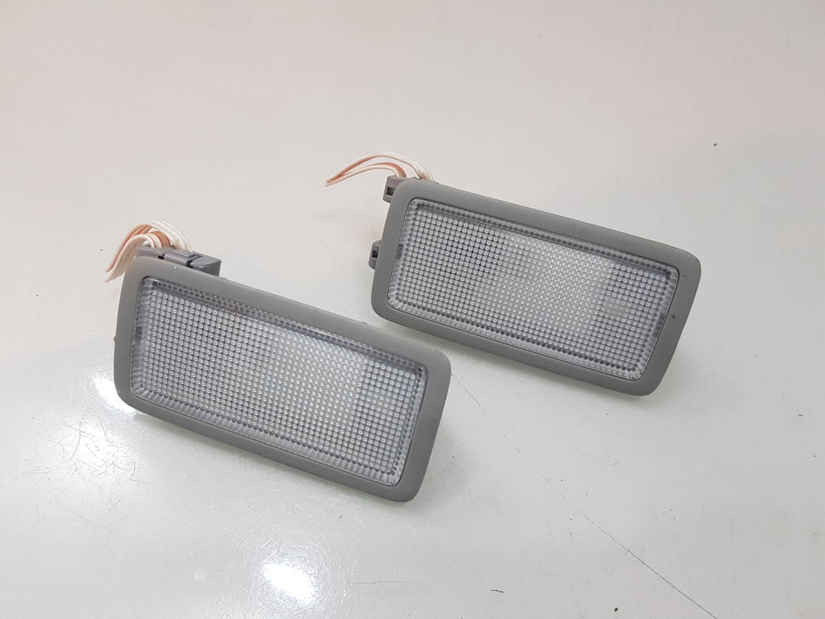 H24 トヨタ エスティマ アエラス ACR50W/ACR55W 純正　バニティランプ【C-17】　 全国一律520円_画像1