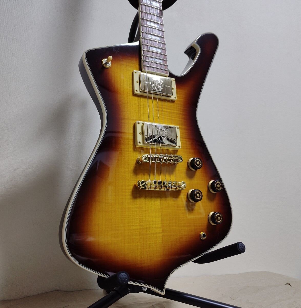 Ibanez IC420FMGB Iceman アイバニーズ アイスマン 限定 未展示 新品購入 ちょっと訳アリ 値下げ不可 エレキギター ギター 変形の画像1