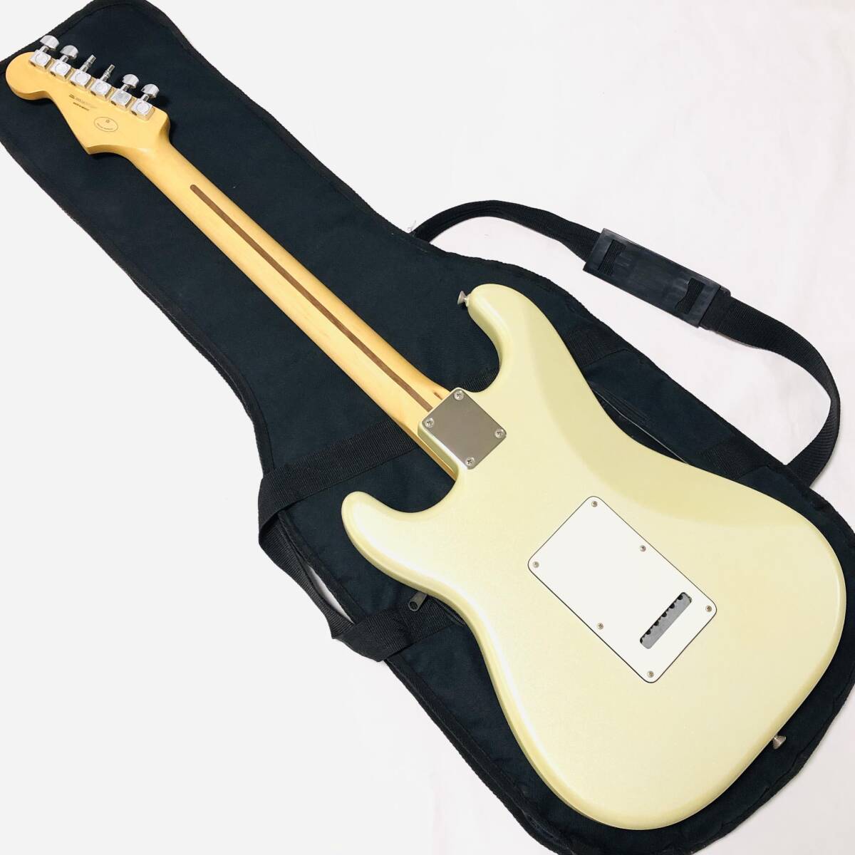 希少 Fender Stratocaster Special-Edition White-Opal MADE IN MEXICO フェンダー ストラトキャスター 限定 マッチングヘッド レアカラーの画像6