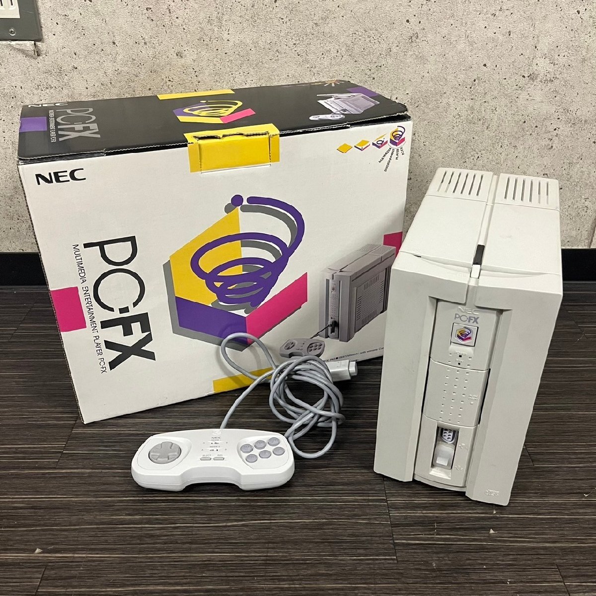 NEC PC-FX 本体 1995年製 マルチメディアエンターテイメントプレイヤー コントローラー付き ゲーム機 レトロ　041301w/T15（120）_画像1