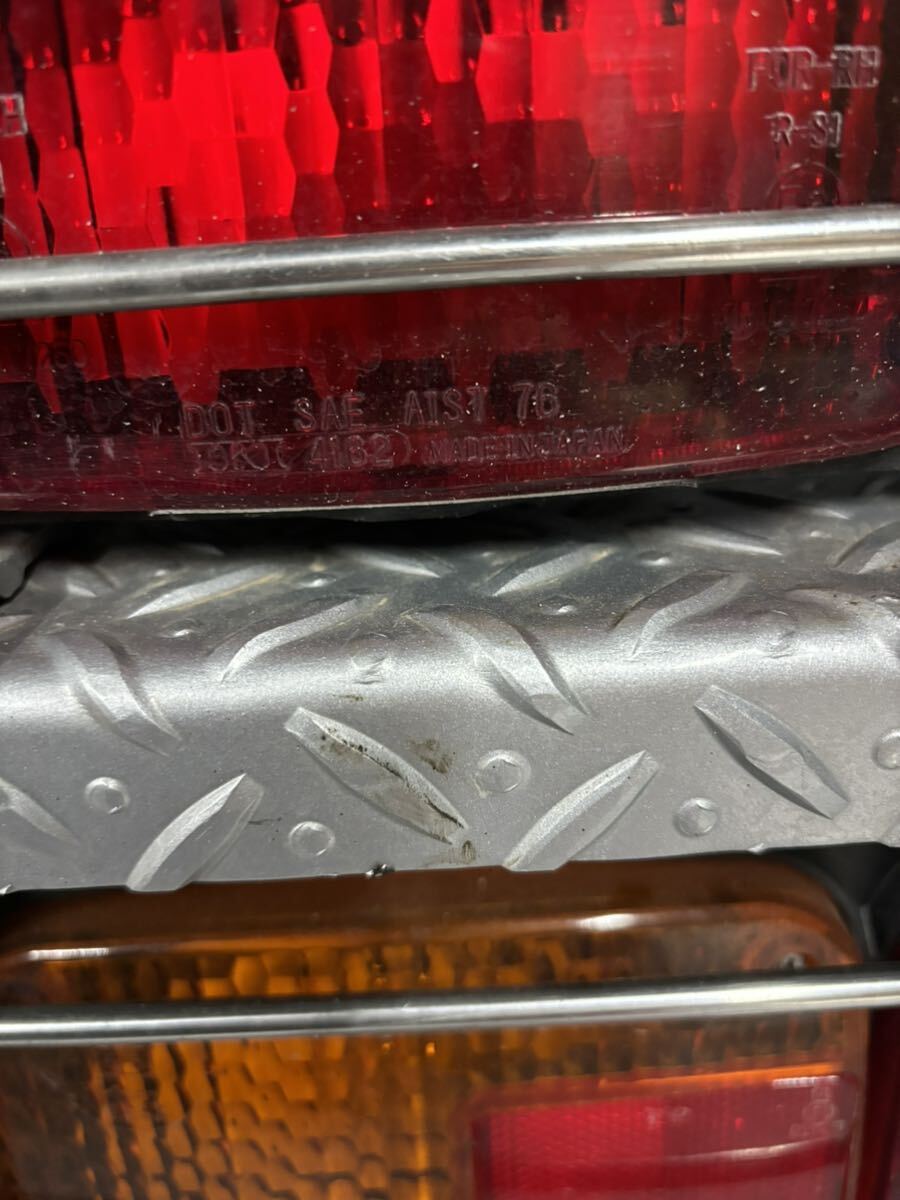 日野 純正 プロフィアテラヴィ テールランプ テールライト 反射板 バックランプ ボックス 縞板鋼板 大型 デコトラ HINOの画像9