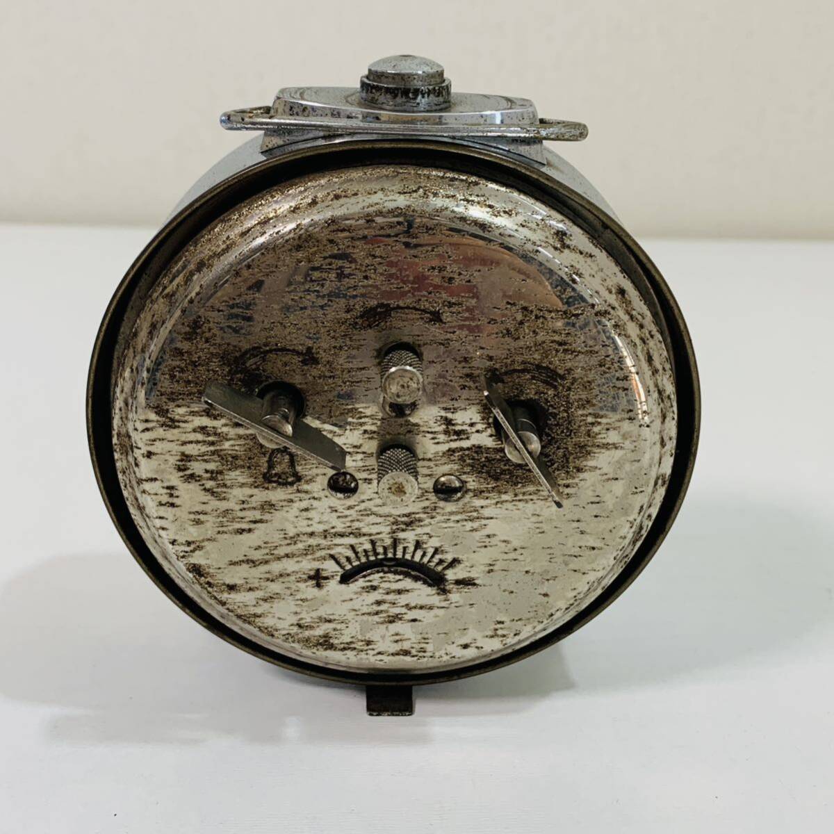 アンティーク SEIKOSHA セイコー 置時計 目覚まし時計 アラーム 精工舎 昭和レトロ ビンテージ 中古 シルバーの画像3