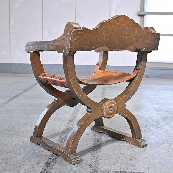 イタリア製 ビンテージ サヴォナローラチェア 本革 椅子 彫刻 腰掛け ビンテージ クラシック エレガントの画像2