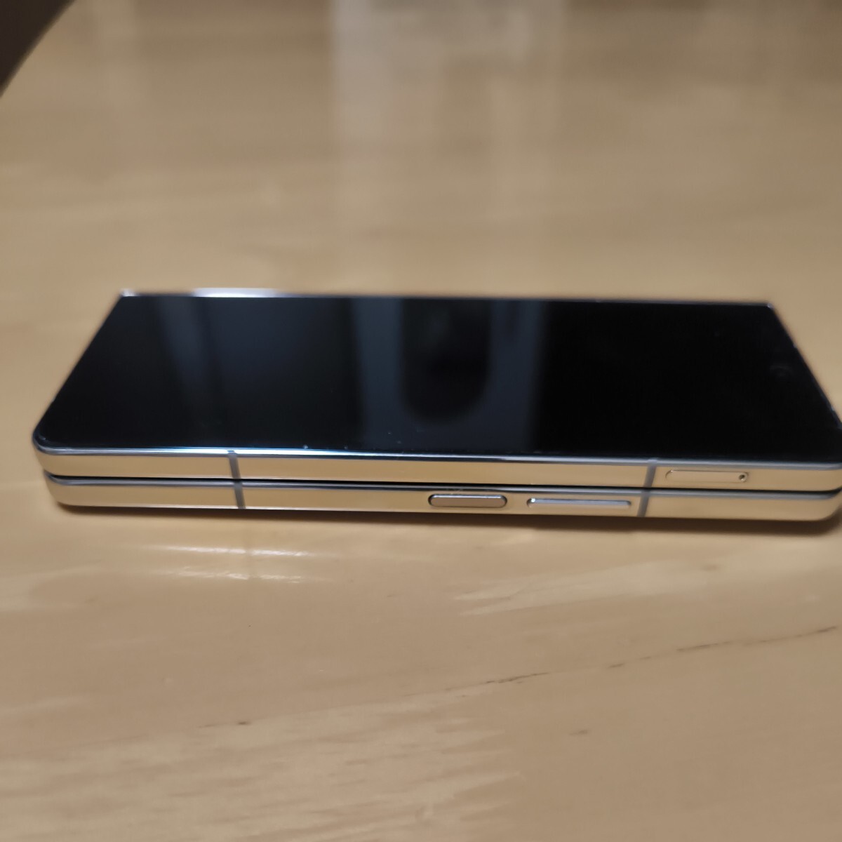 中古美品 画面新品 Galaxy Z Fold 4 256GB SIMフリーの画像10