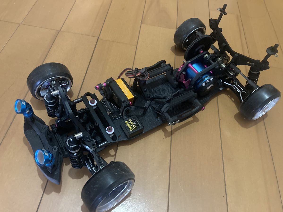 1/10 3RACING SAKURA D4 RWD 2駆 ドリフト シャーシ ブラックアルミOP サーボ ヨコモジャイロ付きの画像1