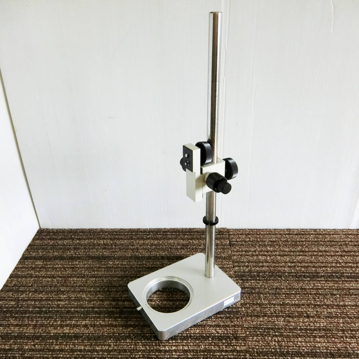 * microscope for? photographing stand? pedestal width 142× depth 188× thickness 25mm paul (pole) height approximately 53cm height adjustment 