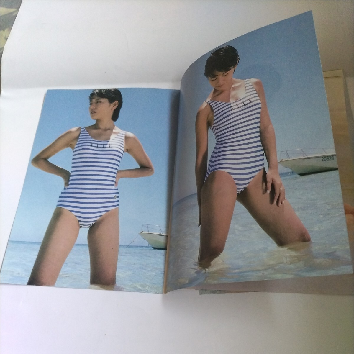* Japan . production class!! treasure departure .!!71~85 year [ modern times movie [ idol swimsuit ]]* Koizumi Kyoko (.. bikini / swimsuit!!)* library book@ size scraps 12.*