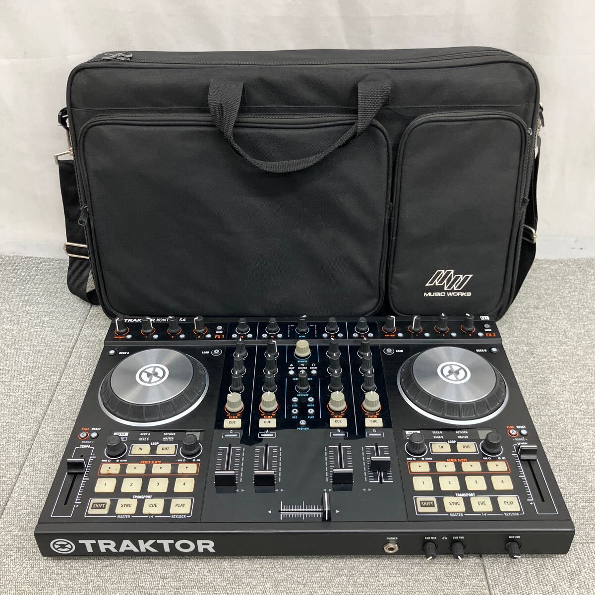 ◎【売り切り】Native Instruments ネイティブ インストゥルメンツ TRAKTOR KONTROL トラクターコントローラ Traktor S4 MK2 DJ用品 現状品の画像1