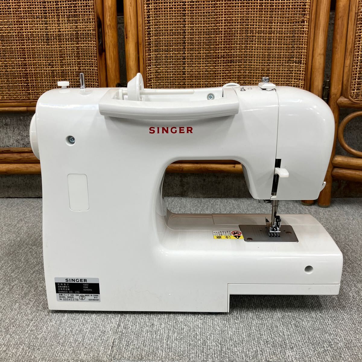 &【売り切り】SINGER シンガー Tradition トラディション 電動フットコントロールミシン SN520 動作確認済み 箱付属 説明書付属の画像3