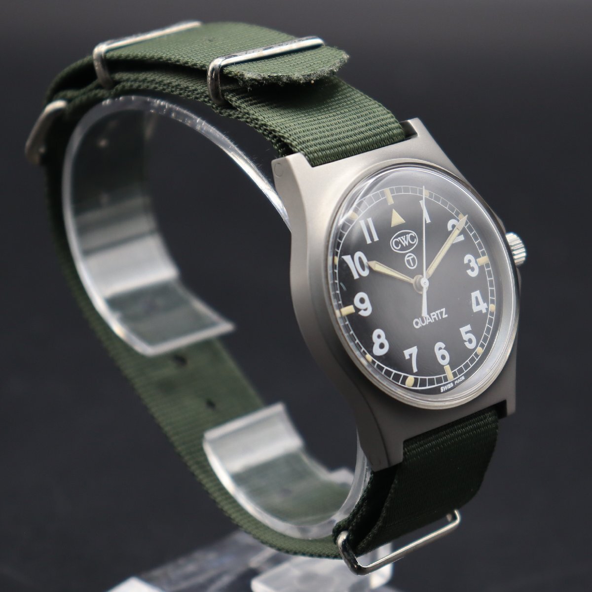 希少 美品 CWC カボットウォッチカンパニー W10/6645-99 5415317 クォーツ イギリス軍用 ミリタリー 全数字ブラック文字盤 メンズ腕時計の画像4