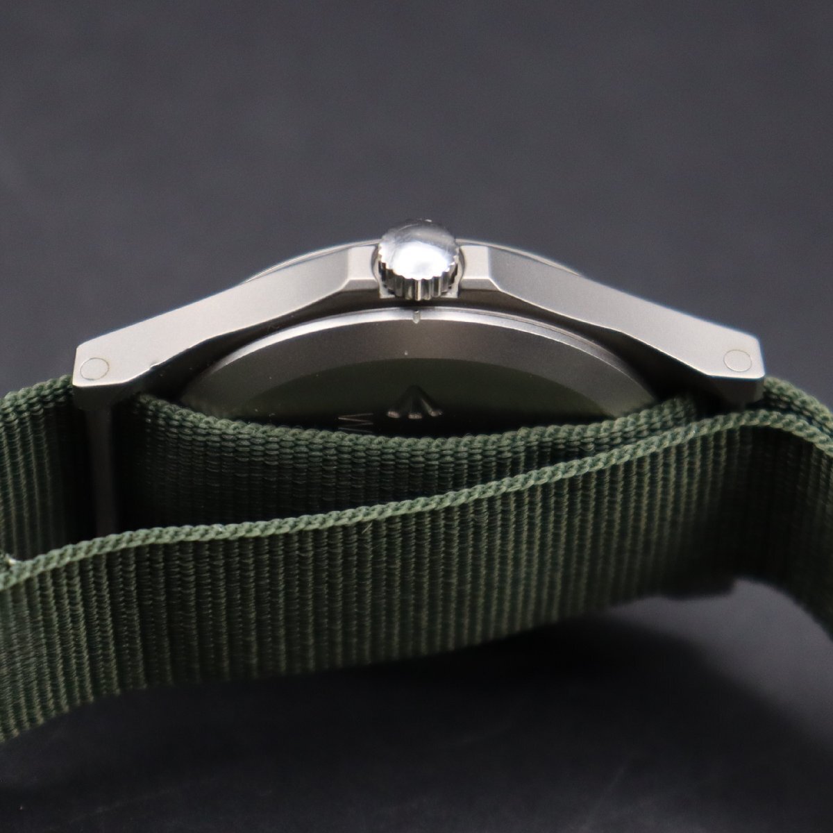 希少 美品 CWC カボットウォッチカンパニー W10/6645-99 5415317 クォーツ イギリス軍用 ミリタリー 全数字ブラック文字盤 メンズ腕時計の画像7
