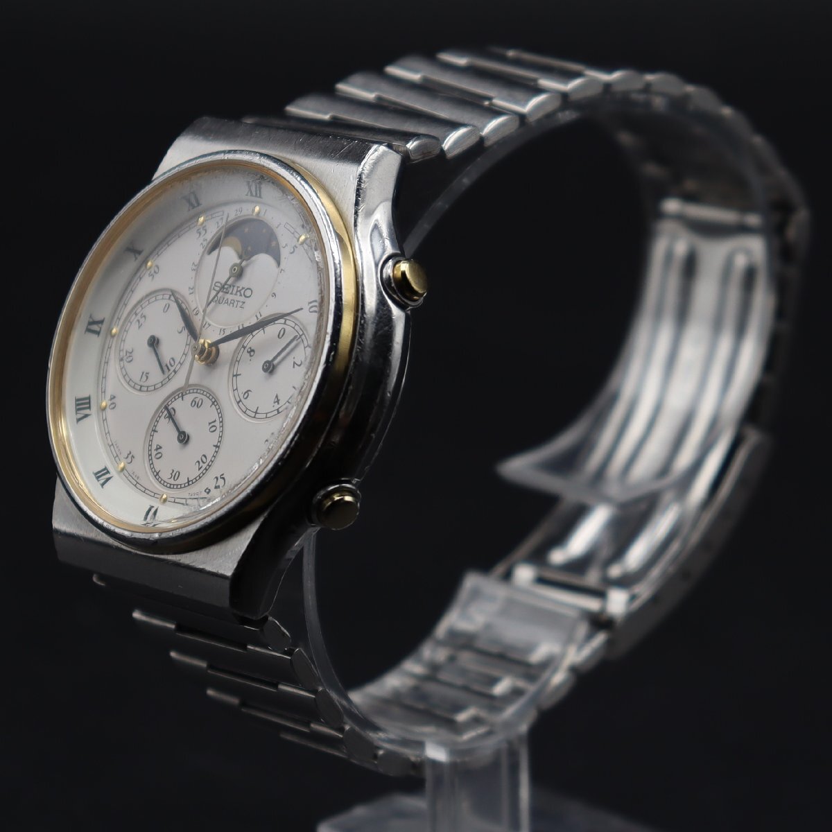 希少 SEIKO QUARTZ セイコー クォーツ 7A48-7000 クロノグラフ ムーンフェイズ ローマン 白文字盤 コンビカラー 純正ブレス メンズ腕時計の画像2