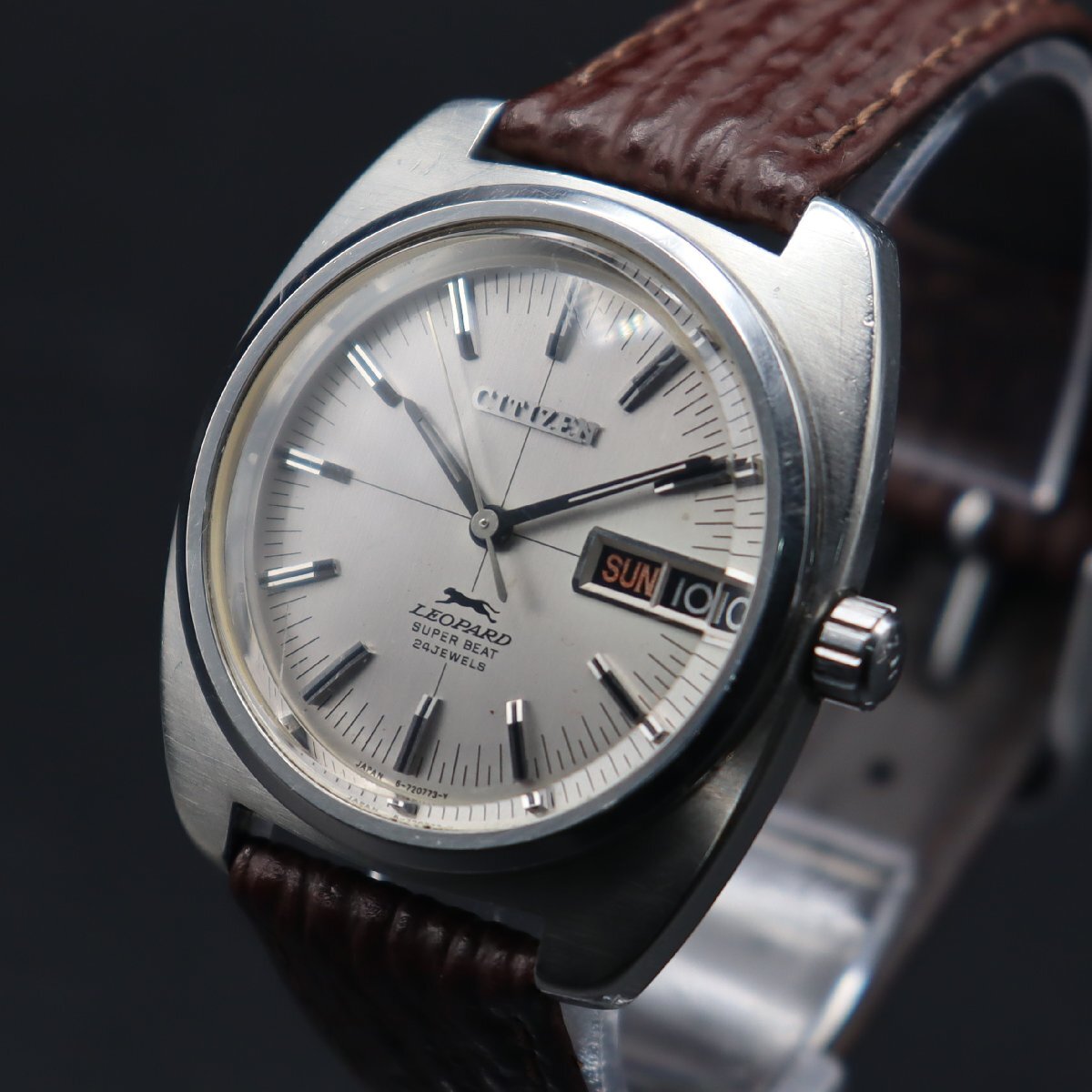 CITIZEN LEOPARD シチズン レオパール スーパービート 4-720539 Y 自動巻き 24石 豹マーク 1970年代 英デイデイト 新品革ベルト メンズ_画像1