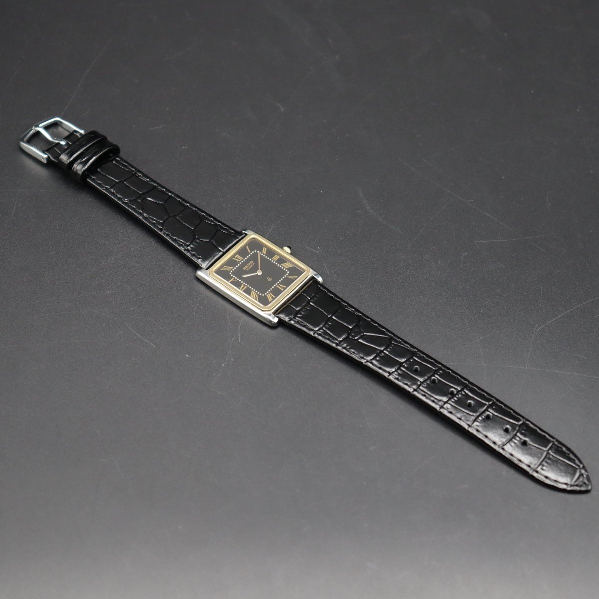 SEIKO QUARTZ セイコー シングルクォーツ 6020-5470 ローマン ブラック文字盤 コンビカラー 諏訪 2針 新品革ベルト メンズ腕時計の画像8