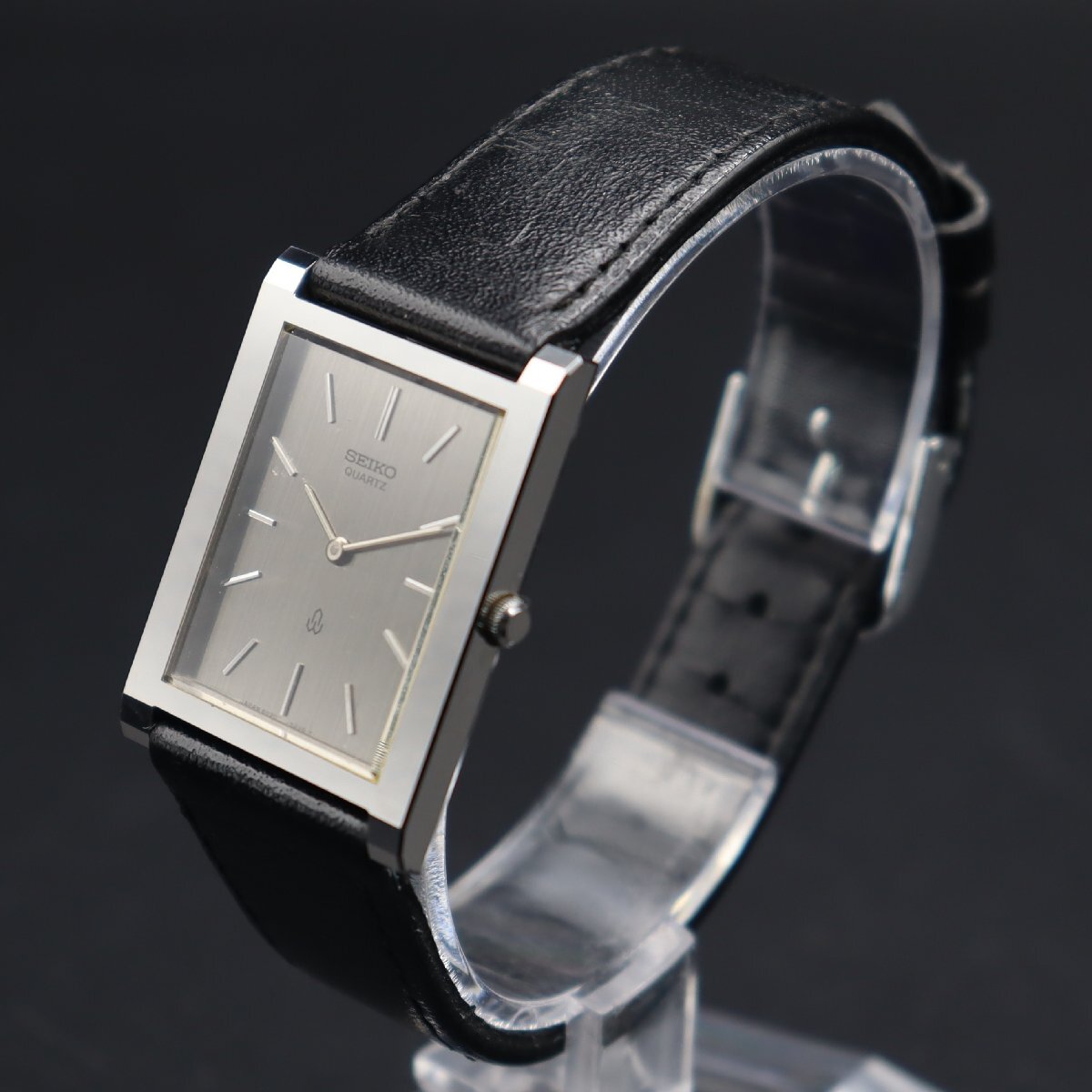 SEIKO QUARTZ セイコー シングルクォーツ 6020-5200 スクエア 超硬ケース シルバーカラー文字盤 諏訪工場 2針 ヴィンテージ メンズ腕時計の画像2