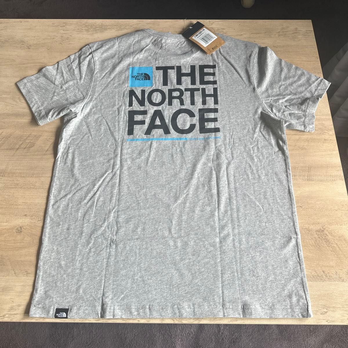 新品タグ付き　the north  face  バックロゴ　Tシャツ　Lサイズ