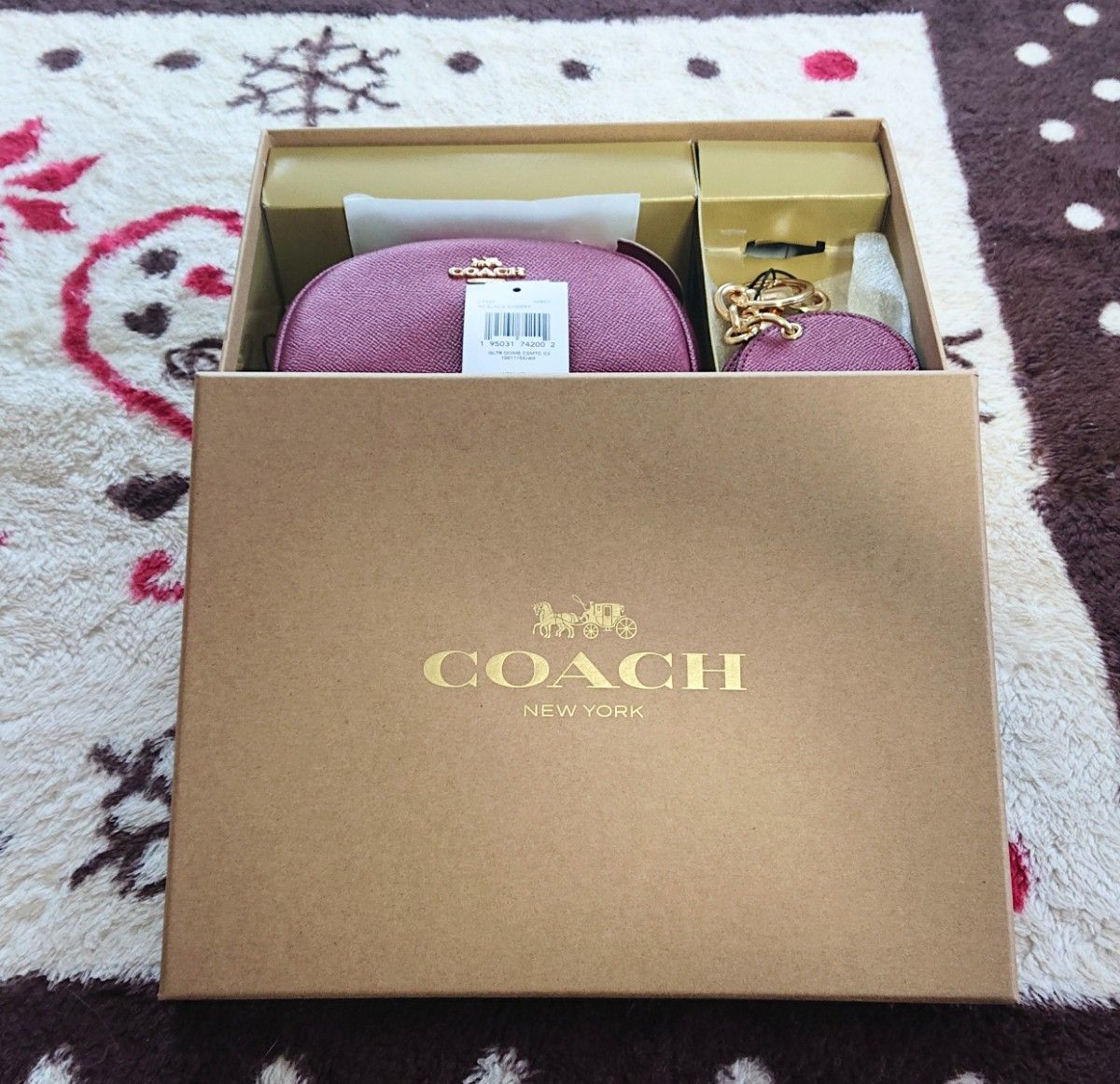 ボックスド ドーム コスメティック ケース アンド ミラー バッグ チャーム COACH