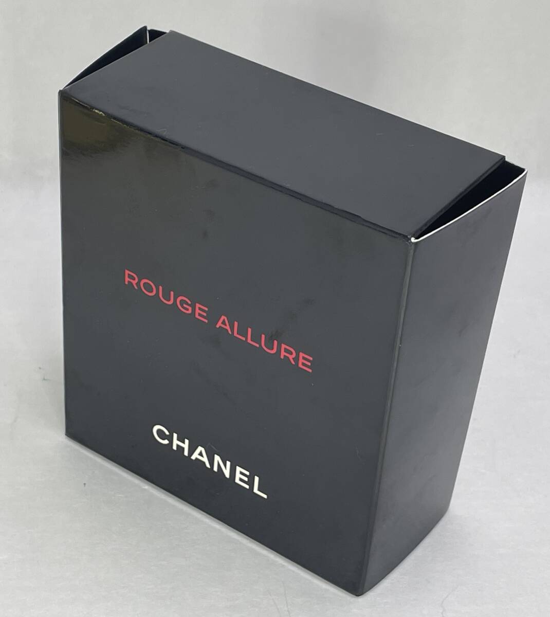 【KKB2988YK】CHANEL ROUGE ALLURE コスメ 3本セット 専用エナメルポーチ付き 口紅 リップコスメ 未使用の画像9