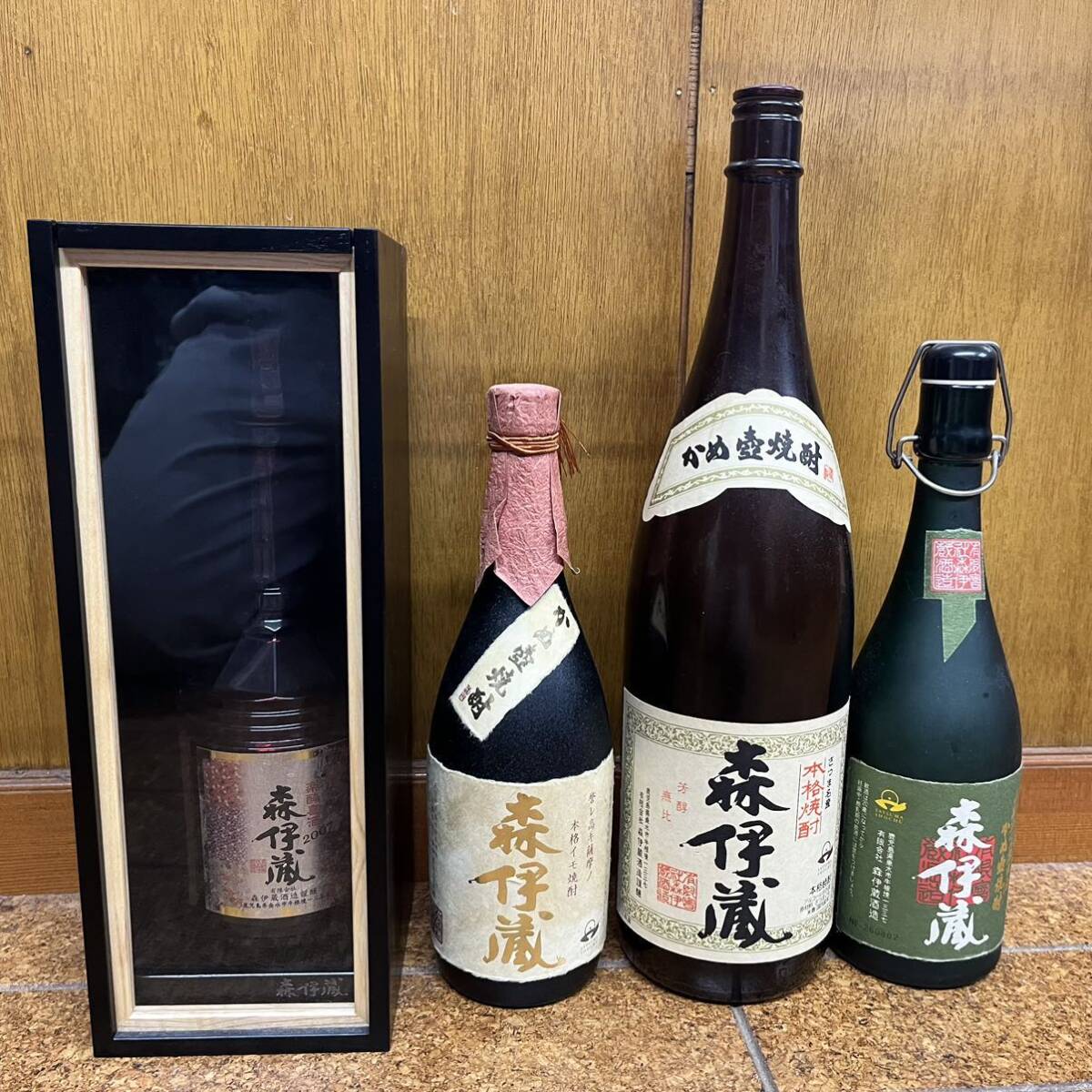 森伊蔵 空瓶 4本セット★空き瓶 一升瓶 芋焼酎 幻 名酒★鹿児島県 日本酒 プレミア 酒蔵 ディスプレイ 居酒屋 バー 飲食店 ガラス 空きビン