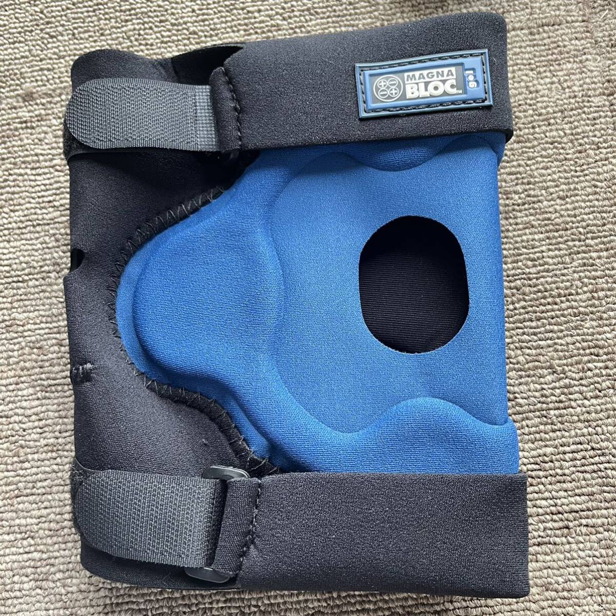 新品未使用 アムウェイ マグナブロック ジェル ニーバンド M 膝 新品未使用 アムウェイ マグナブロック ジェル ニーバンド M 膝