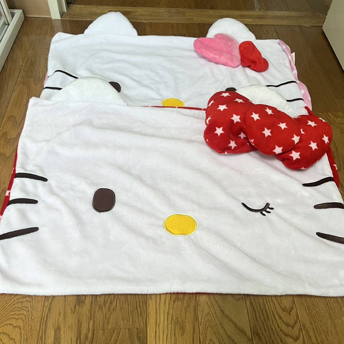 ハローキティ★枕カバー 2枚セット★60cm×40cm キティちゃん サンリオ キティー ピローケース 寝具 美品 赤 ピンク HELLO KITTY_画像2