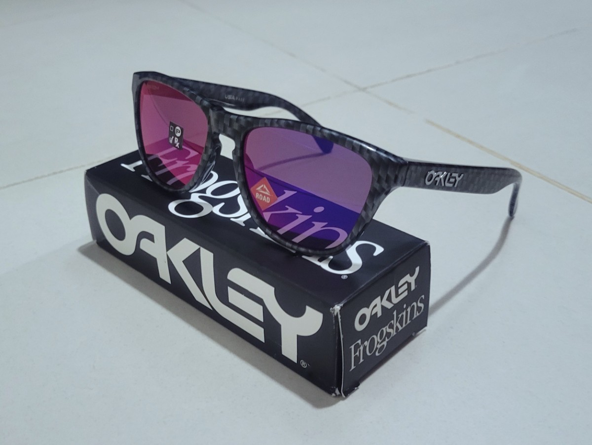  стандартный товар новый товар OAKLEY FROGSKINS XS Oacley лягушка s gold PRIZM ROADp ритм load CARBON FIBER карбоновый волокно солнцезащитные очки 