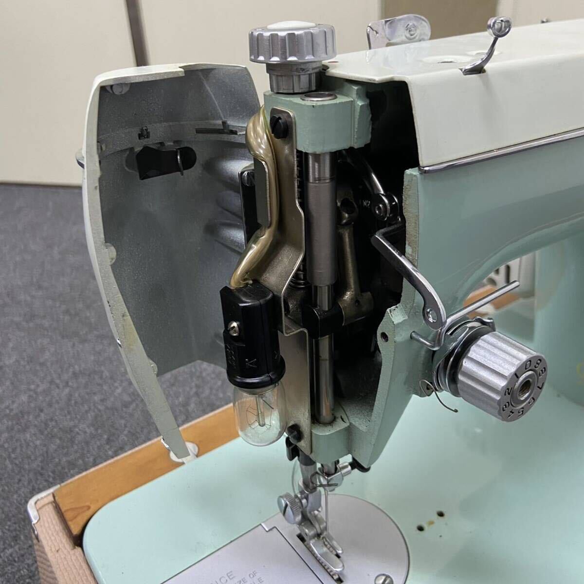 U4 JANOME ジャノメミシン MODEL-365 Sewing Machine 昭和レトロ アンティーク 手工芸 備品 フットコントローラー付 手芸 裁縫 の画像8