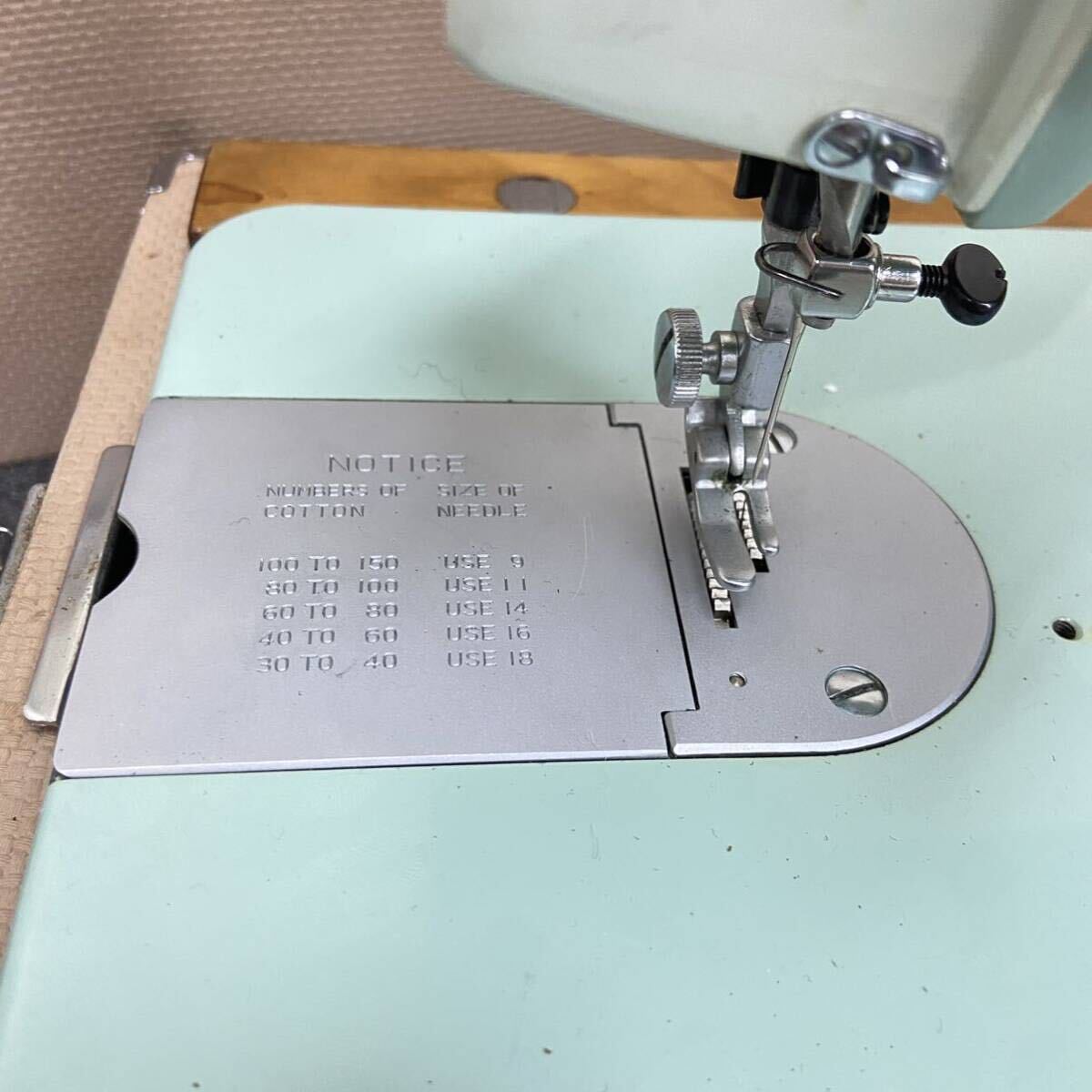 U4 JANOME ジャノメミシン MODEL-365 Sewing Machine 昭和レトロ アンティーク 手工芸 備品 フットコントローラー付 手芸 裁縫 の画像3