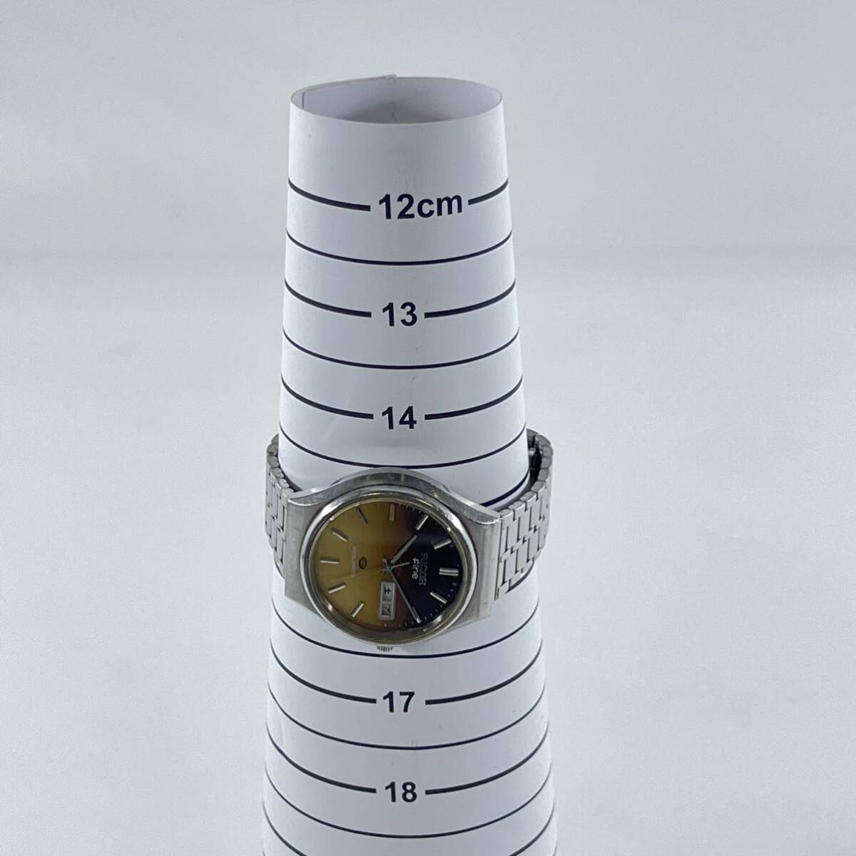 K4 RICHO Fine RIQUARTZ 腕時計 日付 590130 3針 グラデーション文字盤 メンズ時計_画像5