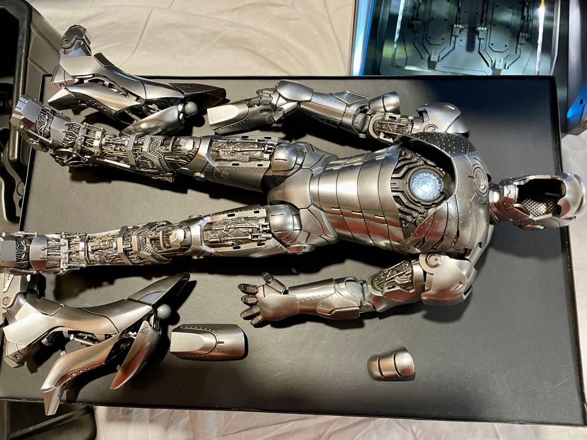 HotToysホットトイズIronman Mk.Ⅱアイアンマン　マーク2　アンリーシュド版ホール・オブ・アーマー×1個セット