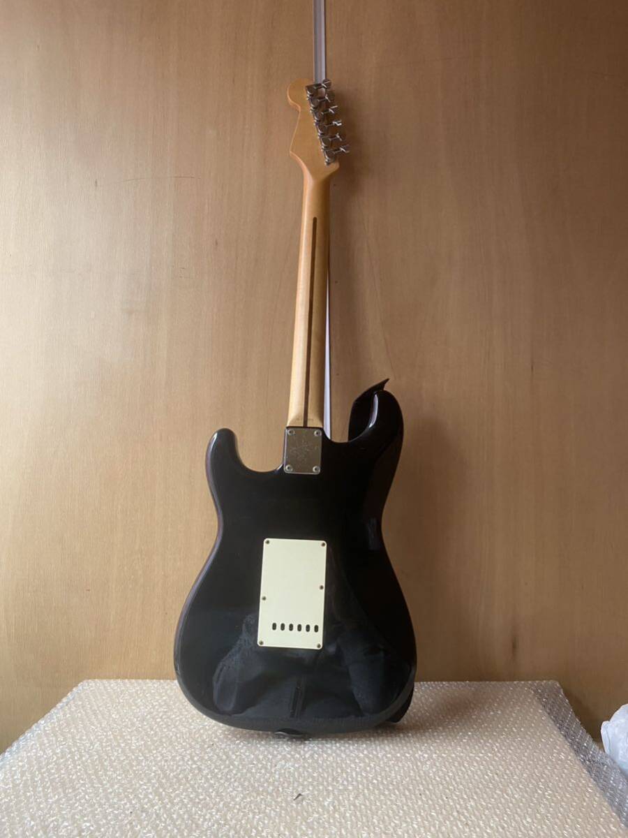 【現状品】M1451 Fender フェンダー　ストラトキャスター　　エレキギター　_画像3