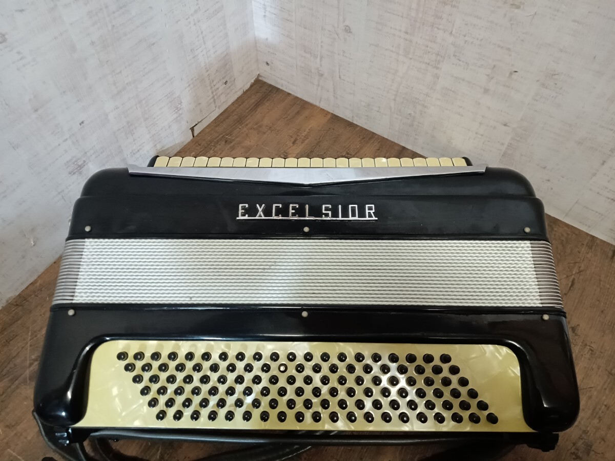 必見!! EXCELSIOR エキセルシャー アコーディオン Mod 400 イタリア製 ハードケース 鍵盤楽器 楽器 ビンテージ 現状品の画像5