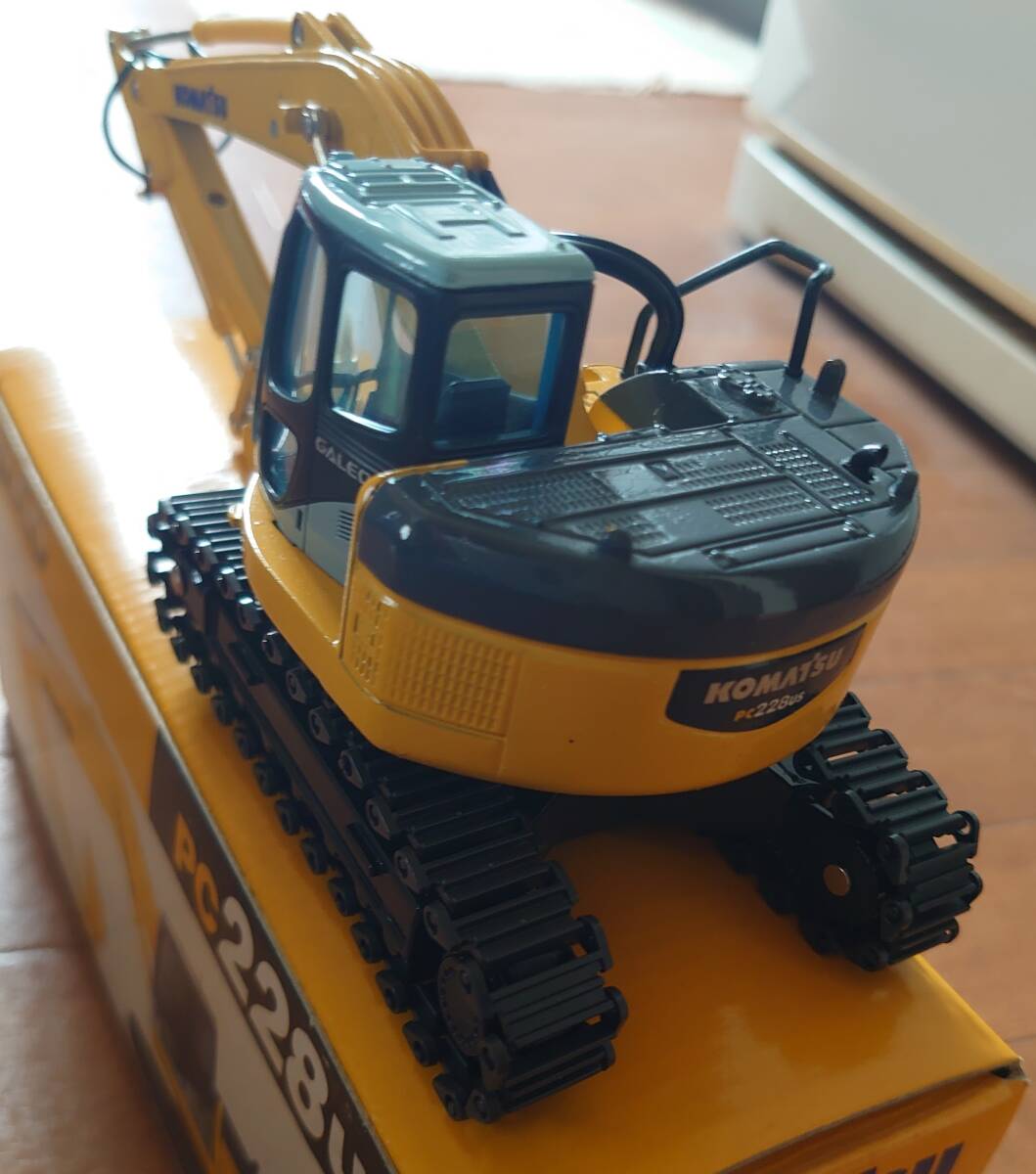 KOMATSU GALEO PC228US_画像3