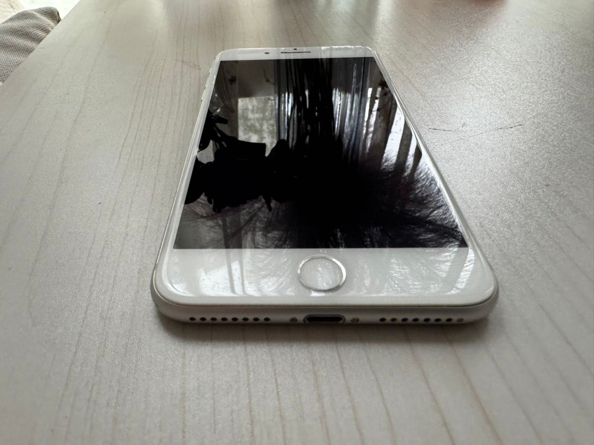 美品 iPhone8plus 64G SIMフリー