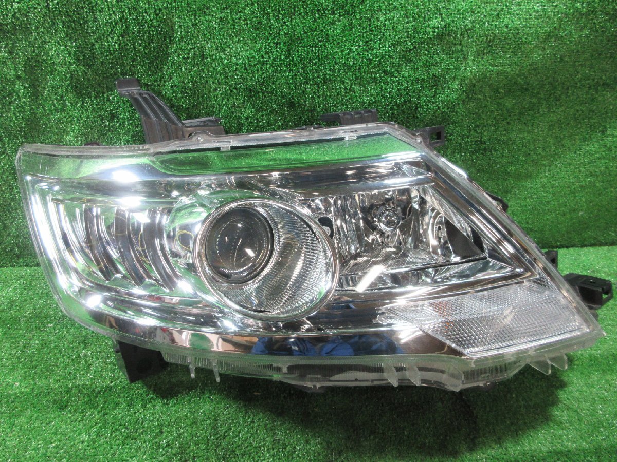 ニッサン セレナ C25 CC25 右 HIDヘッドライト キセノン KOITO 100-24921　※ 画像参照　　24.4.2.Y.10-K7-100　24031645_画像がすべてです