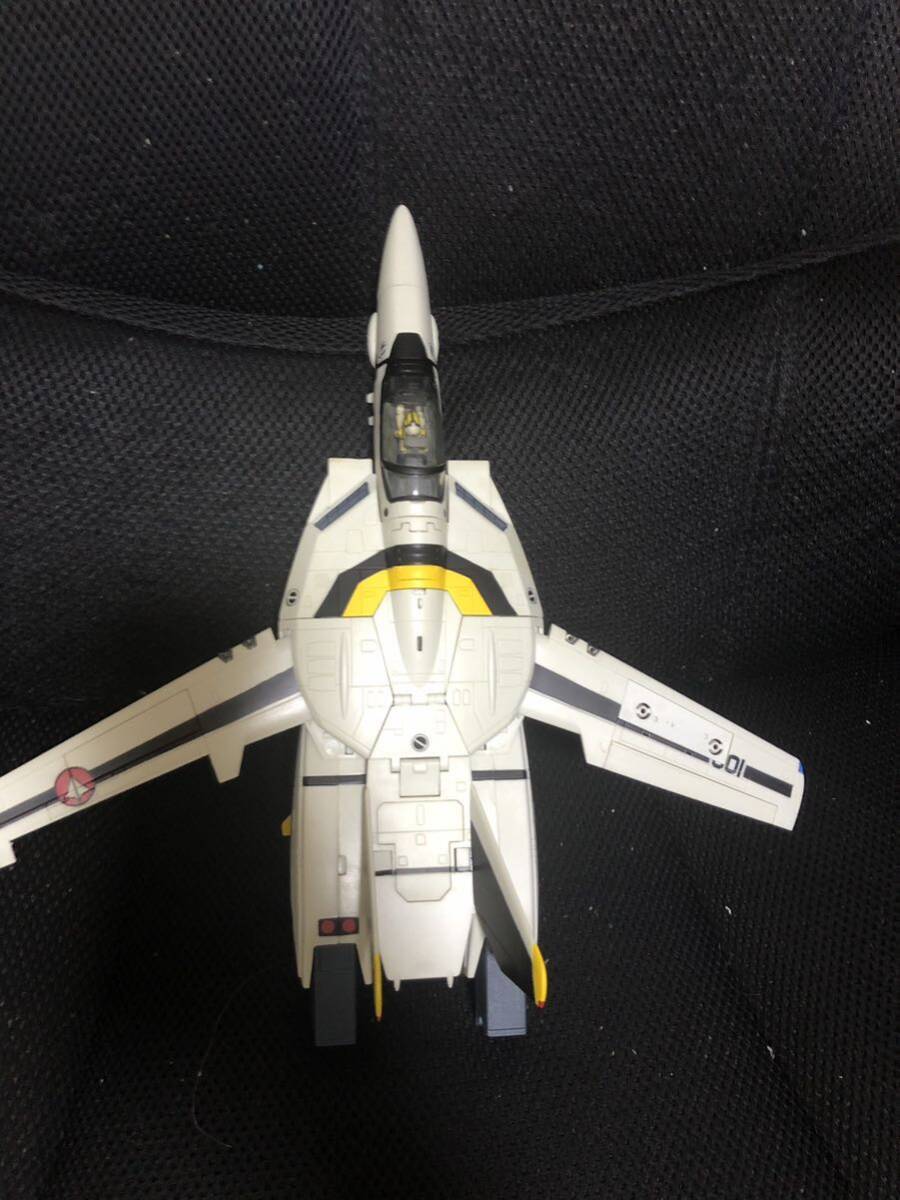 やまと 1/48 VF-1S バルキリー ロイ・フォッカー機　_画像1