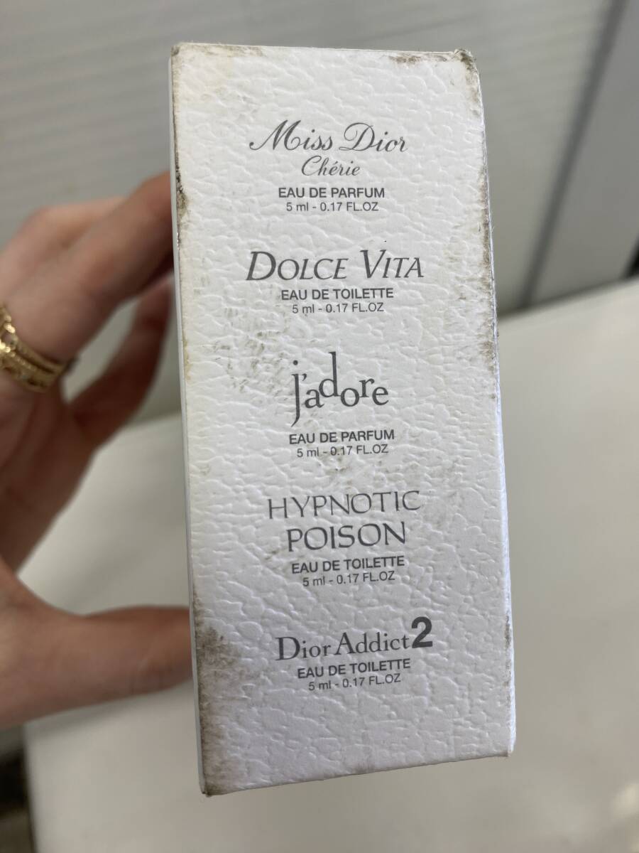 M-6009 【同梱不可】980円～ 中古品 Dior/ディオール ミニ香水セット Miss Dior/DOLCE VITA/jadore/HYPNOTIC POISON 1点欠品 箱入りの画像6