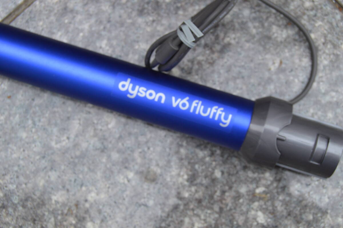 ジャンク 現状品 dyson ダイソン 掃除機 コードレス クリーナー SV09 V6 fluffy ジャンク 電源入らず。_画像5