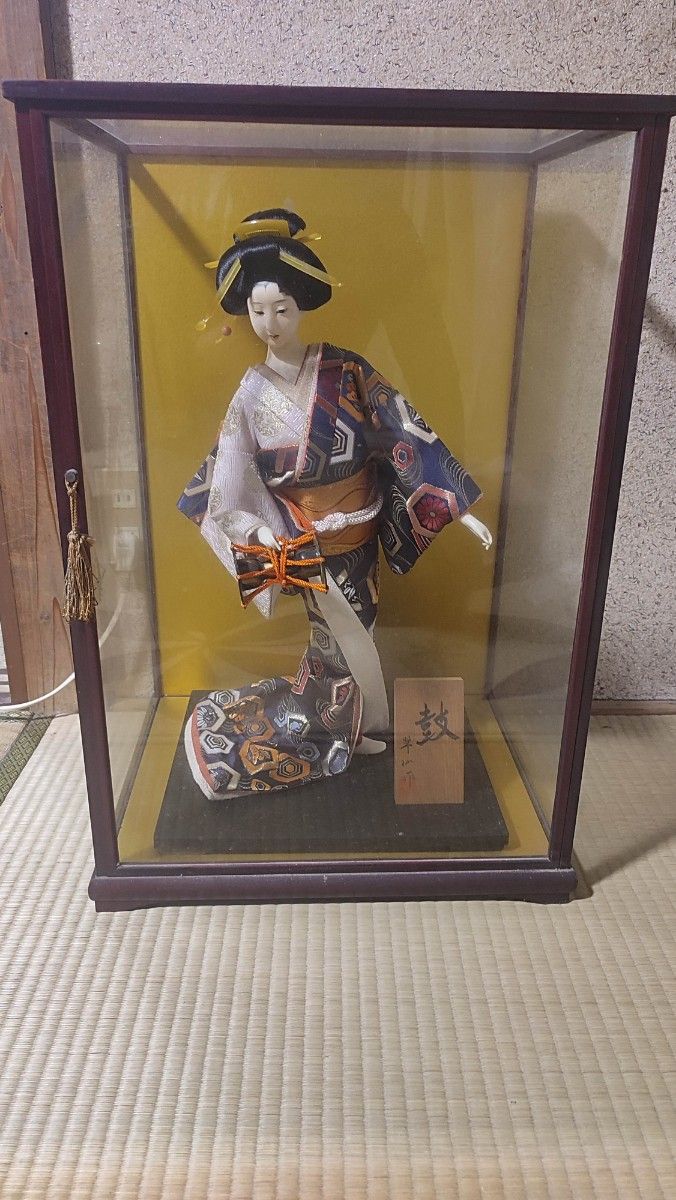 日本人形 翠仙作 鼓 / 尾山人形 芸者 ガラスケース付属あり/なし 日本人形 翠仙作 鼓 / 尾山人形 芸者 ガラスケース付属あり/なし