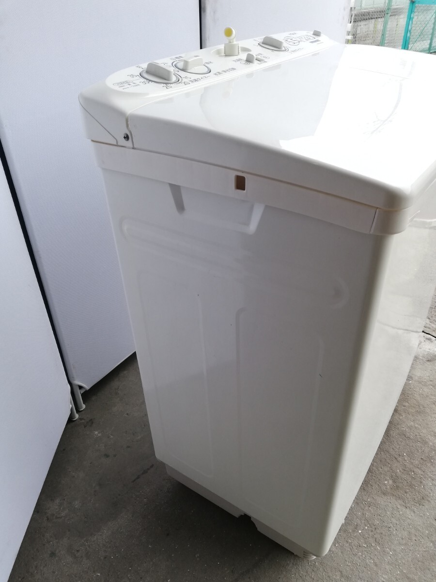 管67（中古現状、東大阪市渋川町引取大歓迎）AQUA アクア 5,5kg 日本製　二槽式洗濯機 AQW-N551 _画像4