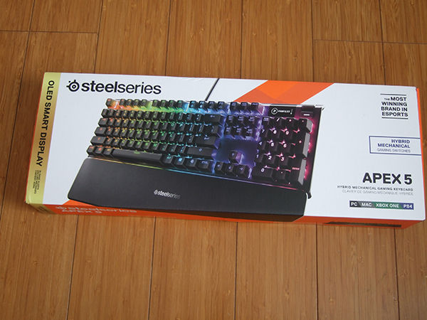 同梱可■新品 SteelSeries ゲーミングキーボード APEX 5 US64532 ハイブリッド型 メカニカル 英語配列 有線 耐久性 RGBライトの画像1