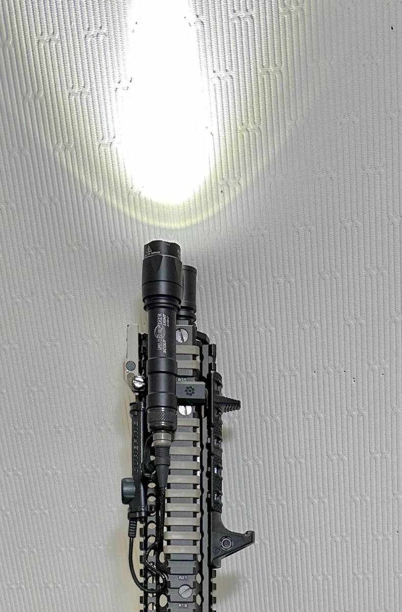 ■ 実物 Surefire M600C ■ 検索ワード：トレポン PTW PVS PEQ MWS VFC ■ シュアファイヤ ■ 4/27土曜夜終了 売切り ラストの画像10