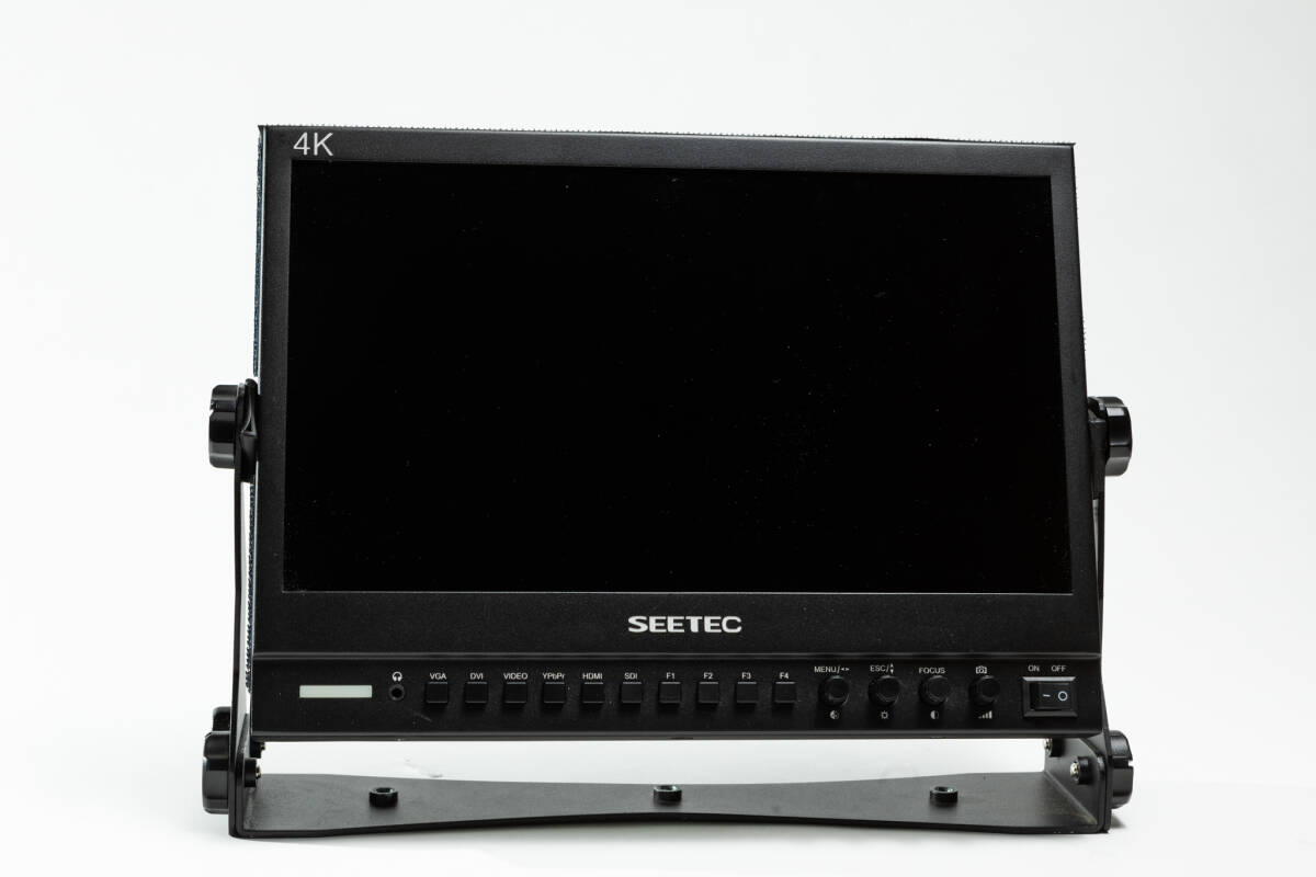 SEETEC 13.3 -inch monitor + pelican case 1520 set 