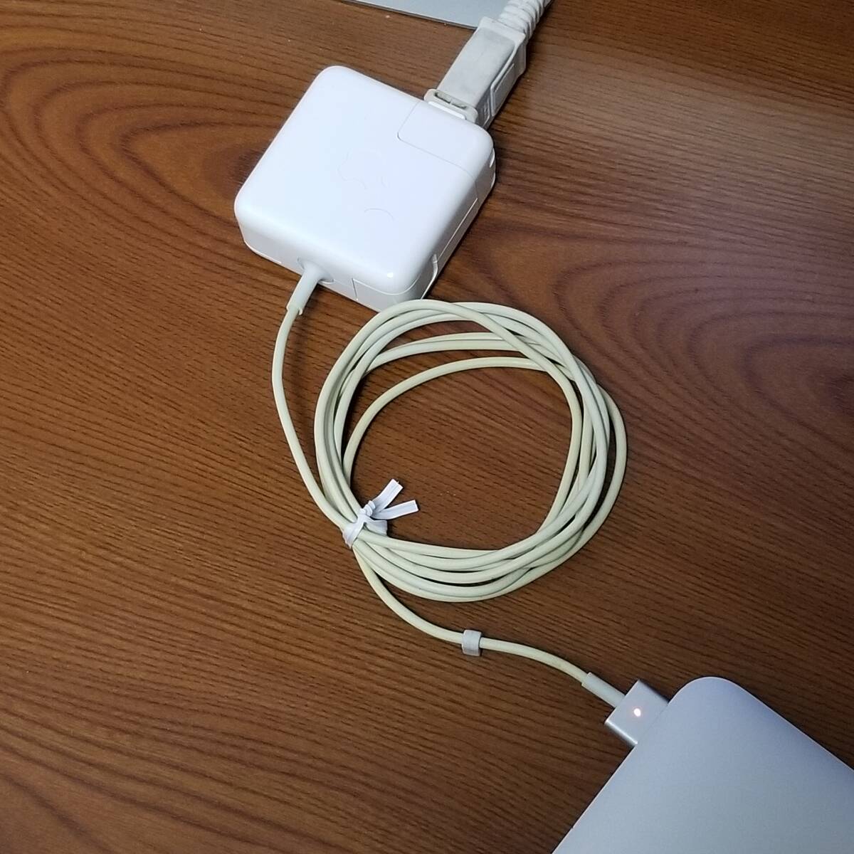 Apple純正 Magsafe2 45W A1436 正常動作品 管012の画像6