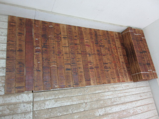 会津漆職人の古い漆板 約88センチ×8㎝ 100枚セットP56    アンティーク古材DIY古道具敷板店舗什器無垢材の画像10