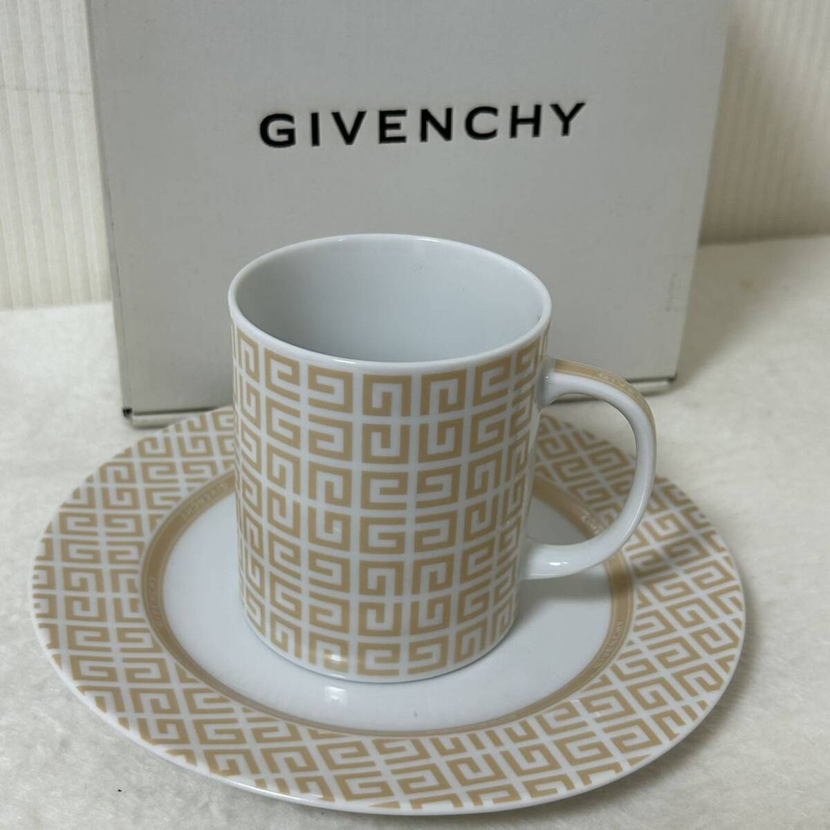 【新品未使用】GIVENCHY モーニングペアセット／レギュラーカップ&ソーサーの画像2