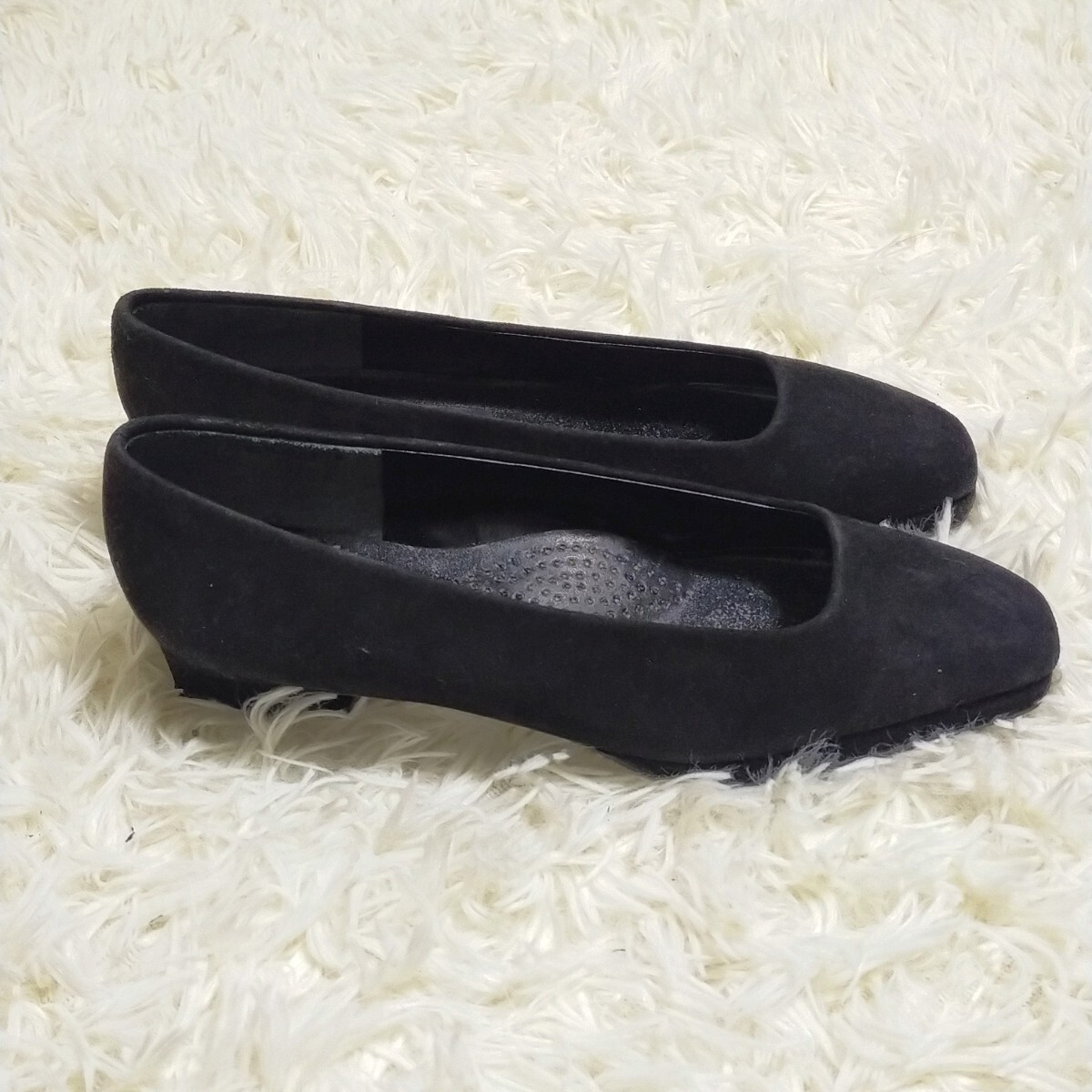 ヨシエイナバ yoshie inaba 美品 パンプス 靴 スウェード生地 ブラック 黒色 22.5 レディース_画像8